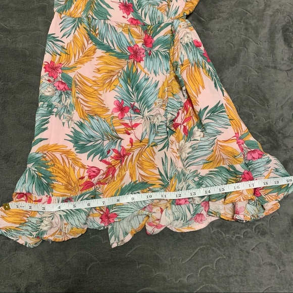Lulu’s | LIKE NEW | Baby Pink Floral Wrap Mini Dress | L - Picture 10 of 15
